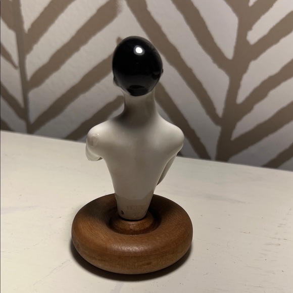 Dressel &Kister Pierrette Half-doll arms away Pin cushion/Vanity Half-doll - Picture 3 of 6